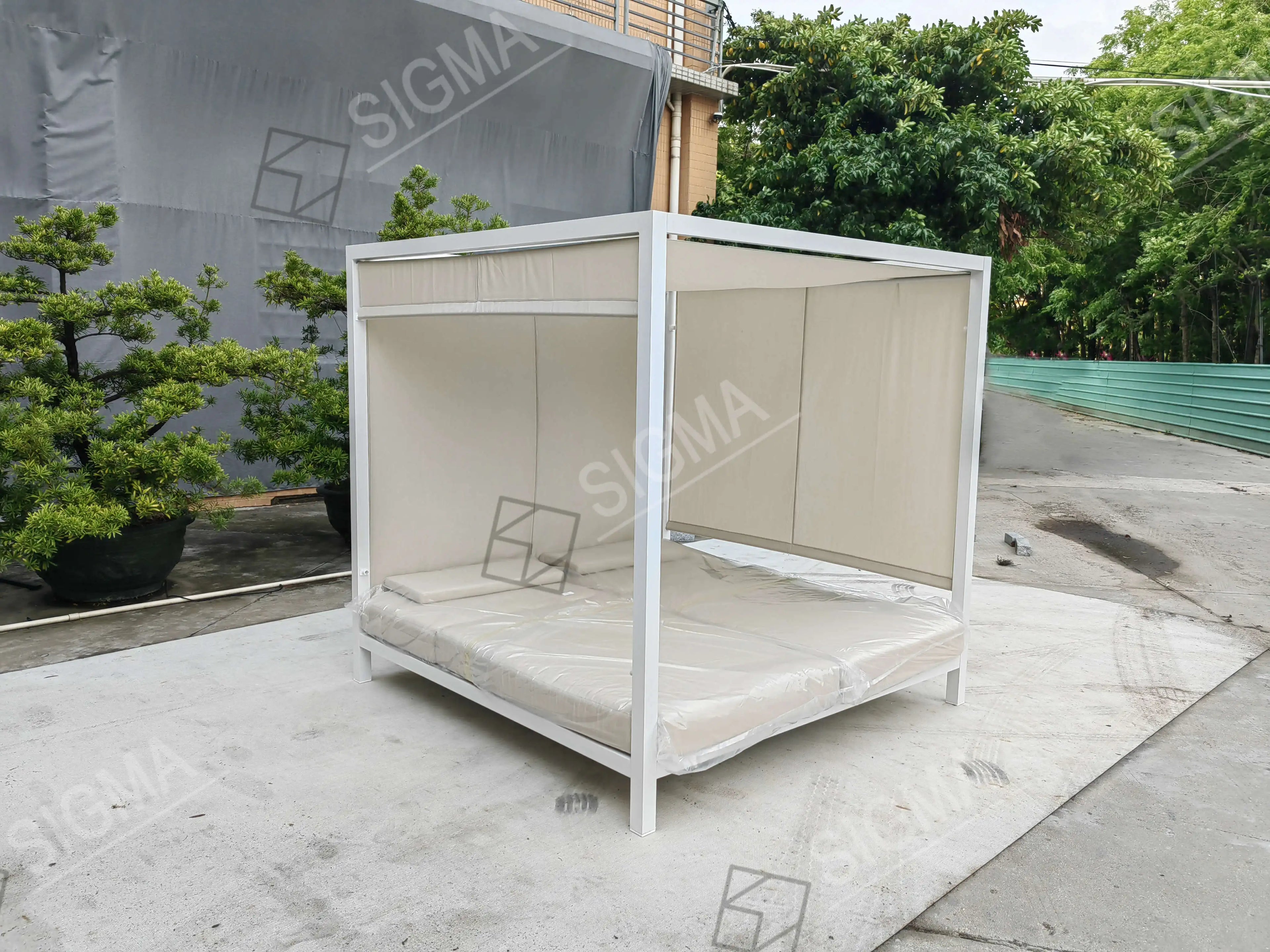 Custom Aluminum Daybed Contemporary Sculptural Alfresco Outdoor Living Australia