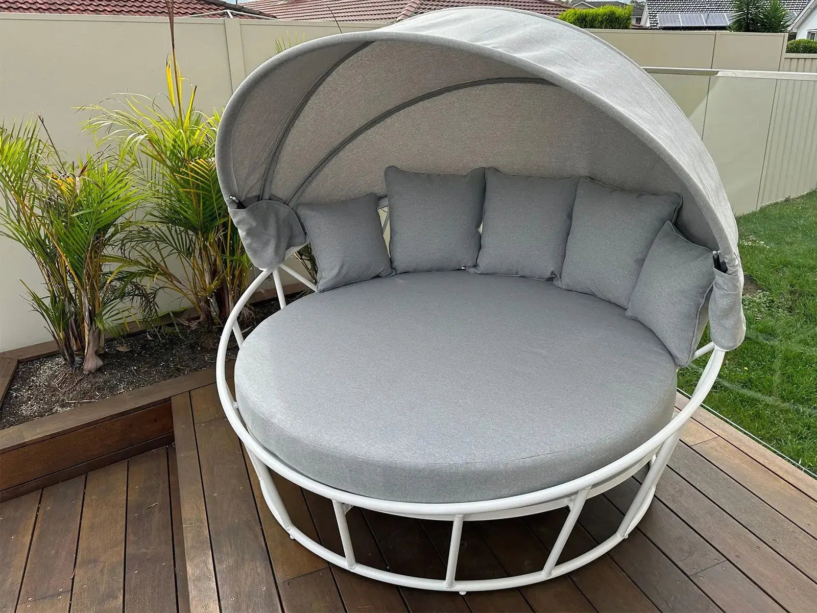 Custom Outdoor Furniture Round Daybed Sun Lounger Aluminium Alfresco Outdoor Living