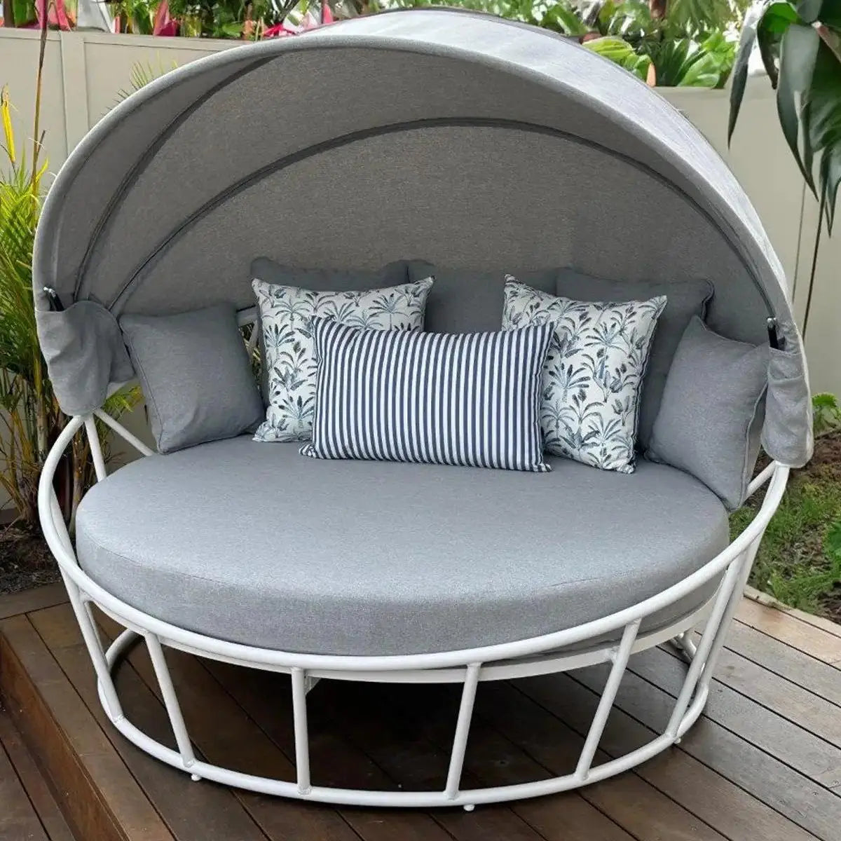 Custom Outdoor Furniture Round Daybed Sun Lounger Aluminium Alfresco Outdoor Living