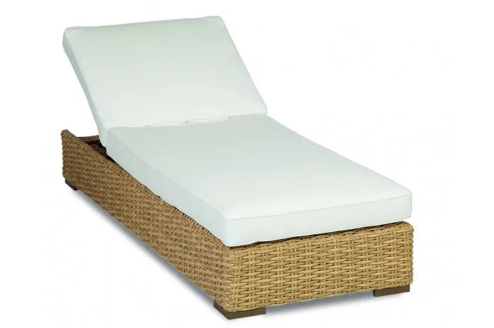 Custom Rattan Daybed Modern Rectangular Outdoor Furniture Alfresco Outdoor Living