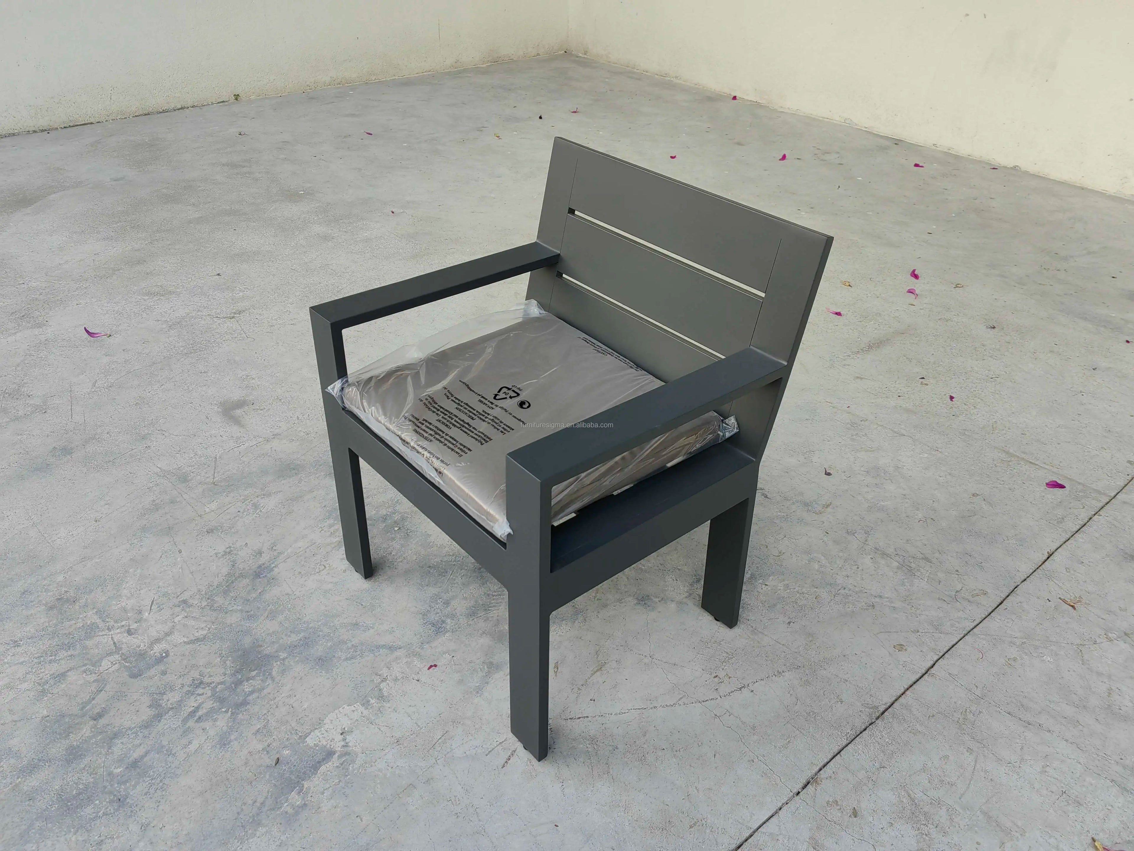 Custom Outdoor Dining Set 8-Seater Aluminum Contemporary Alfresco Outdoor Living Australia